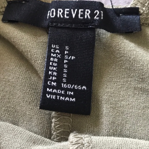 Green romper - Picture 2 of 2